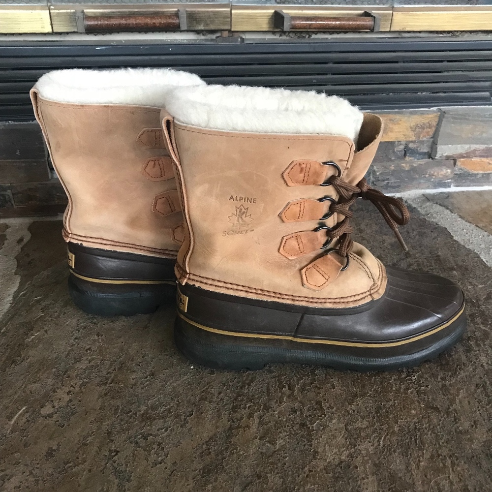 Sorel Alpine Snow Boot- Woman's Size 9